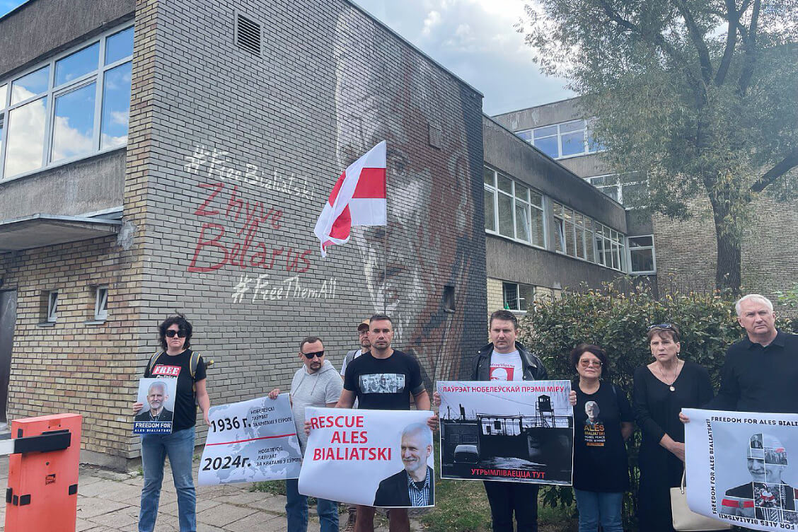 Rally held in Vilnius to mark imprisoned right defender’s birthday