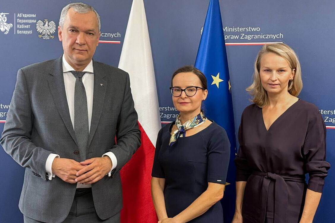 Opposition activists discuss Belarusian students with Polish officials