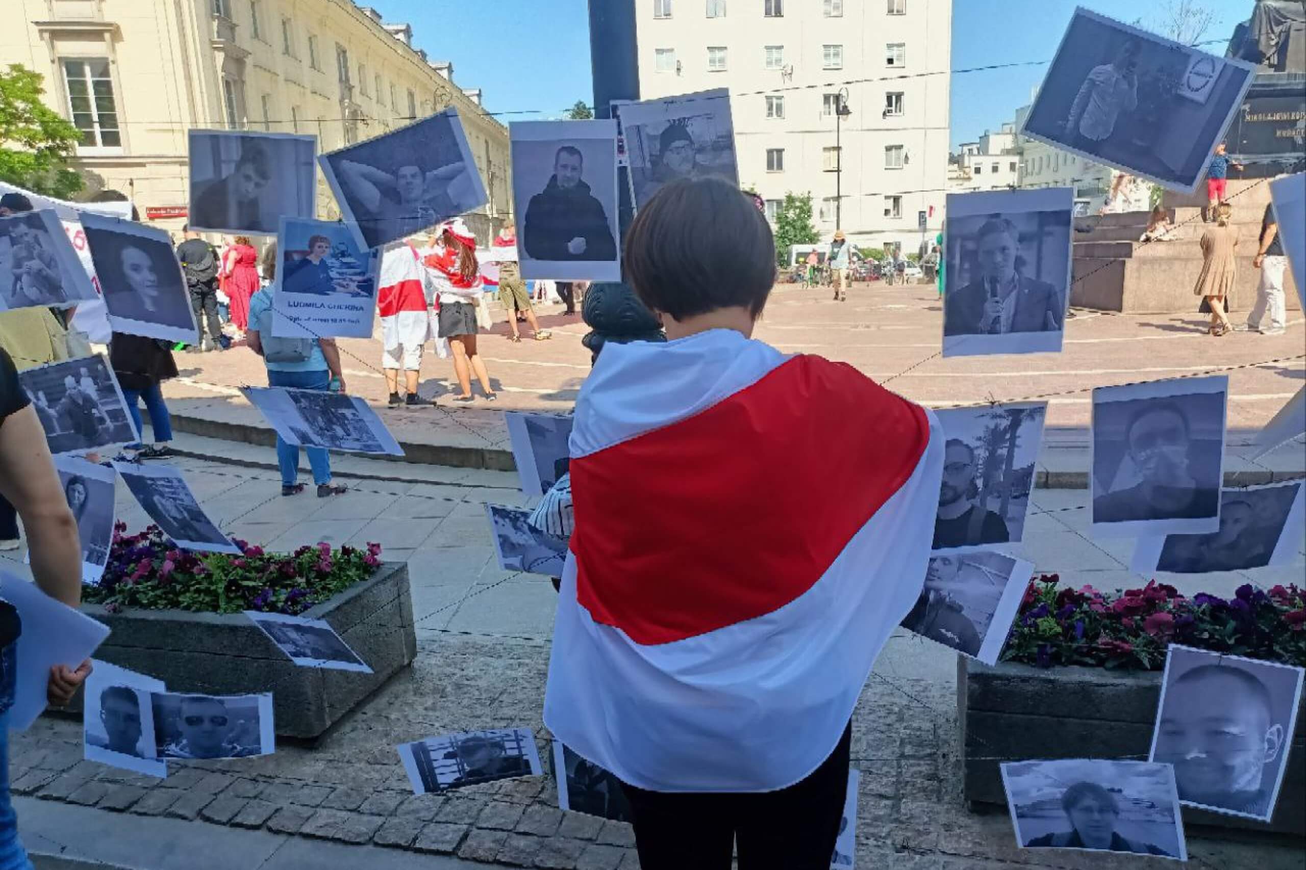 Нужно добиваться освобождения политзаключенных — но не 