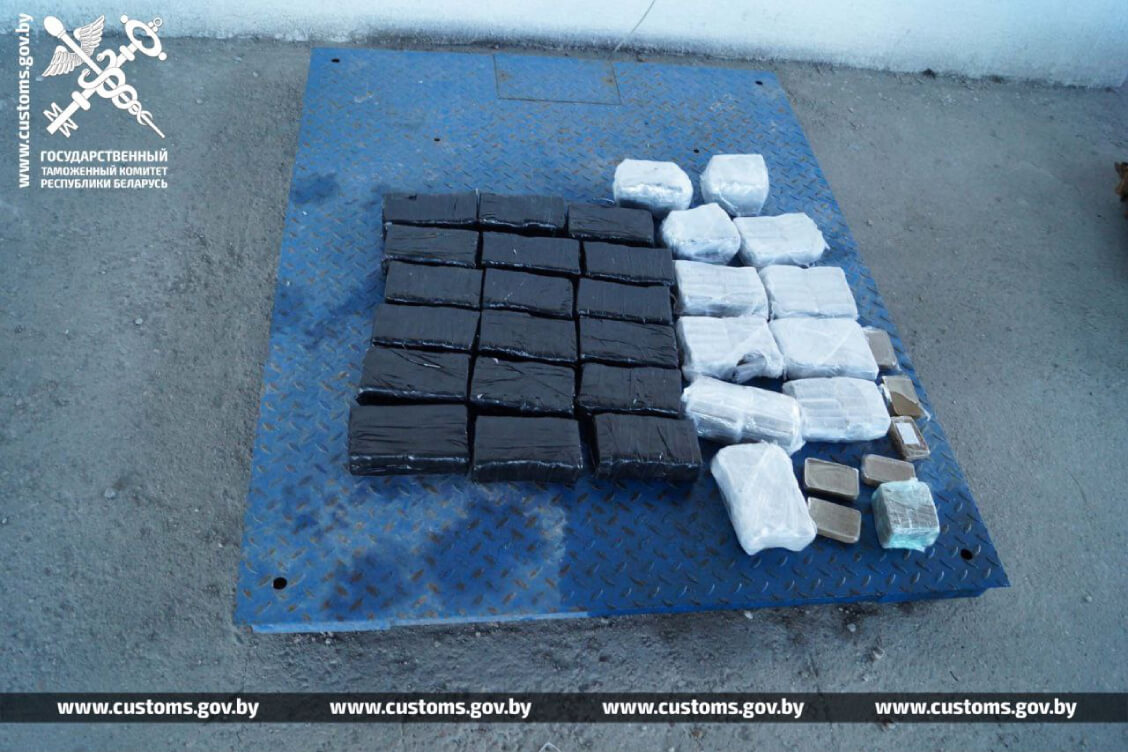 Foreigners accused of planning to exchange drugs and weapons in Belarus